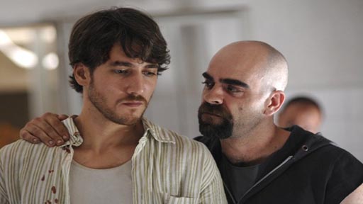 Celda 211 - Alberto Ammann as Juan Oliver and Luis Tosar as Malamadre